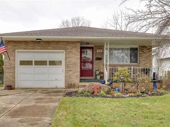 1842 Thornapple Ave, Akron, OH 44301
