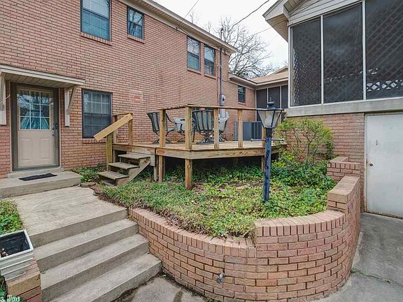4th image of 1015 N McKinley St