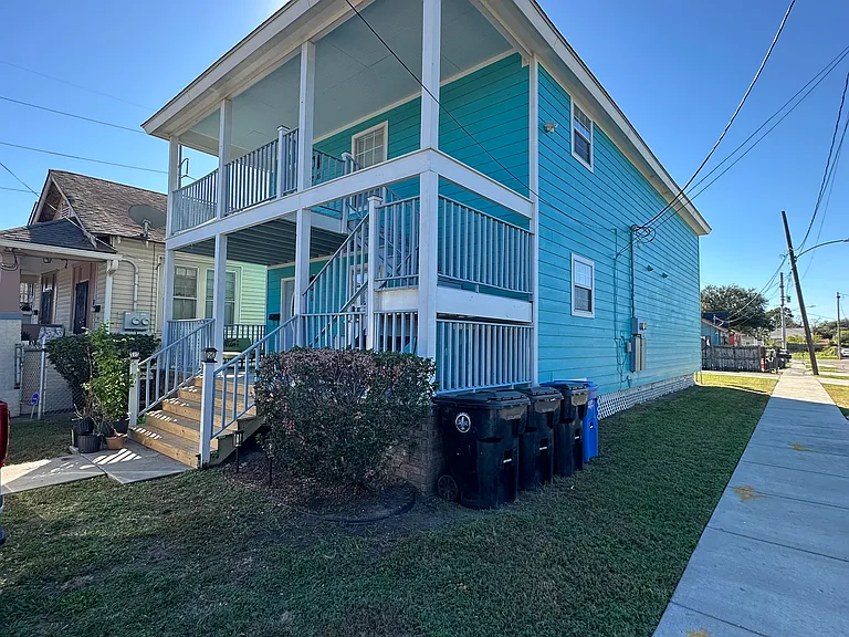 2616 Franklin Ave — Photo 2