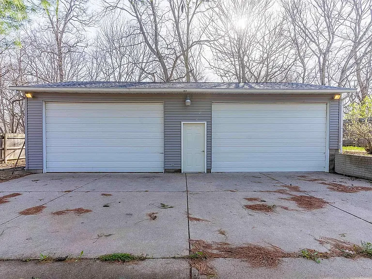 224 Baylor St — Photo 2
