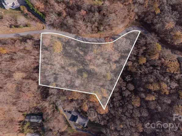 17 Broken Arrow Trl, Canton, NC 28716