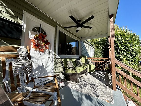 4th image of 1200 Lindale Ln