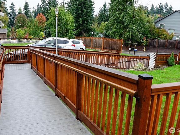 3rd image of 710 ROE Street