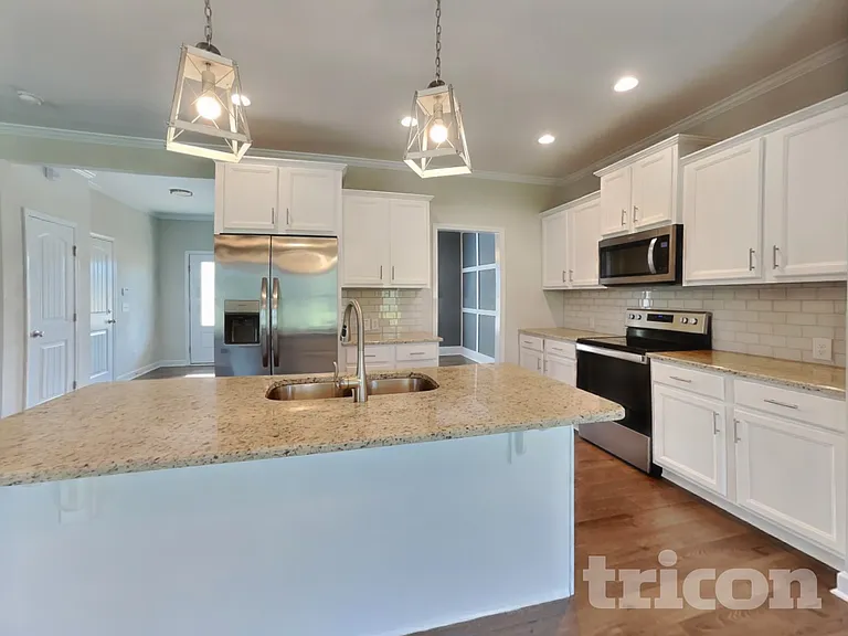 94 Hazelwood Rd — Photo 4