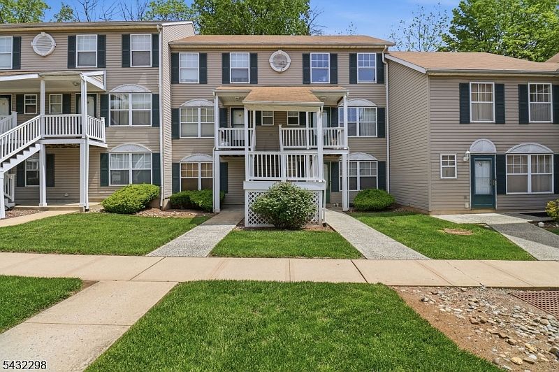 1st image of 239 40Th St #32