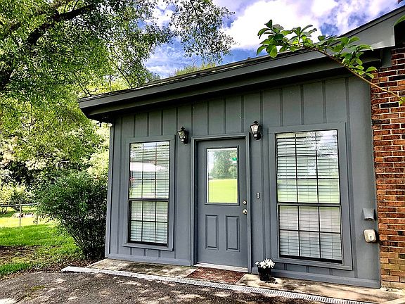 Driveway side entrance
