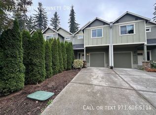 37891 Nettie Connett Dr, Sandy, OR 97055