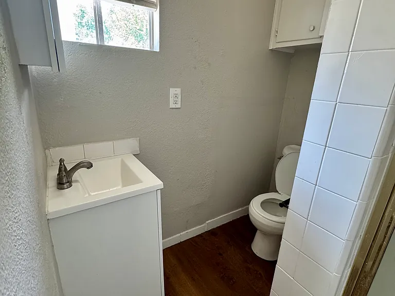 1611 Common St — Photo 4