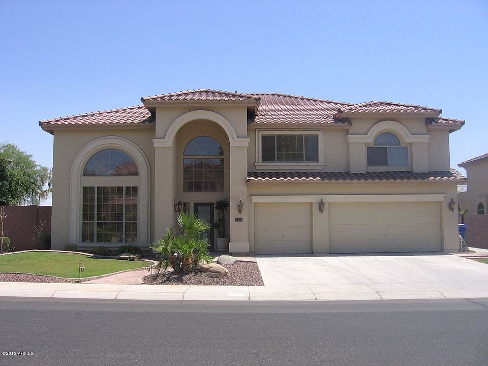 1st image of 925 E San Carlos Way