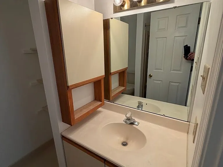 812 Christopher Dr — Photo 17