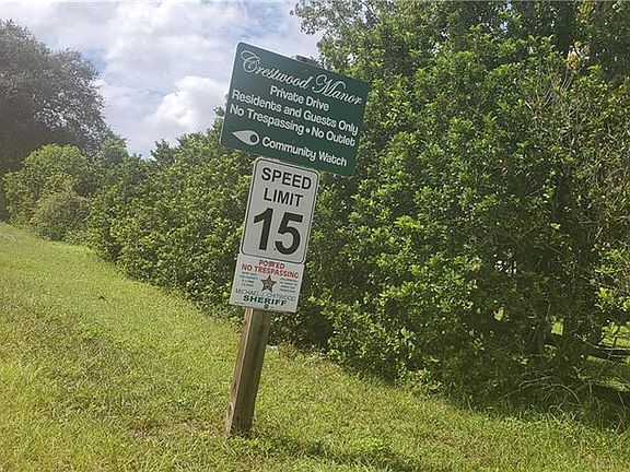 2nd image of Crestwood Manor Dr