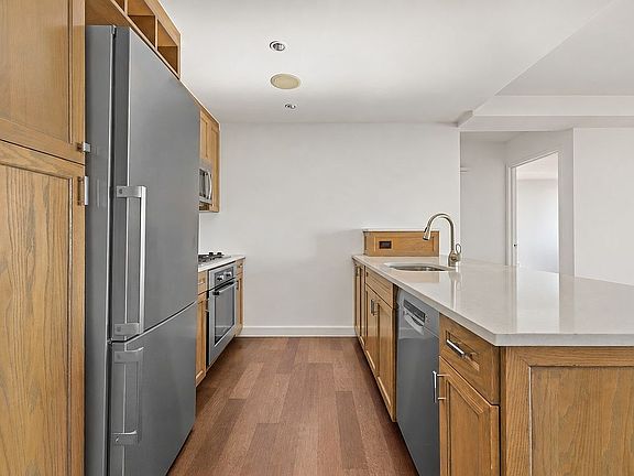4th image of 333 Rector Pl #Ph2s