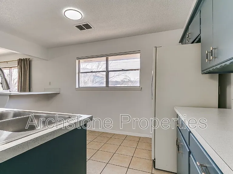 4508 NW 26th St — Photo 27