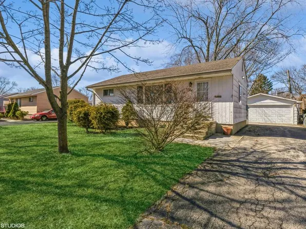 2044 Delaware Rd, Waukegan, IL 60087