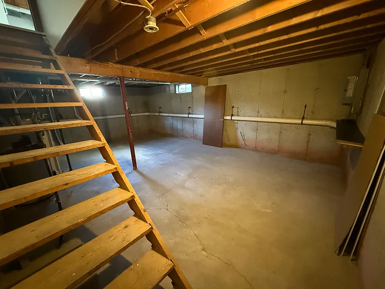1319 Forest Ave — Photo 8