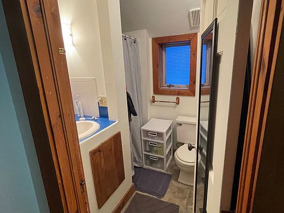 2nd image of 3 Rock St APT 4