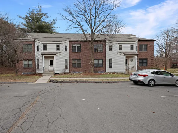 35 Wellington Drive #35, Farmington, CT 06032