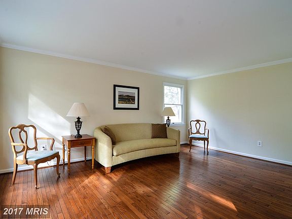 2nd image of 4900 Hornbeam Dr