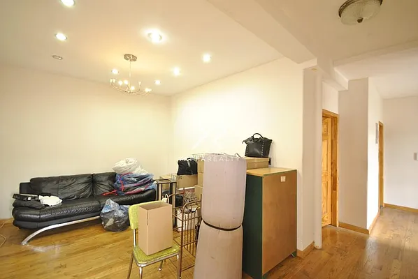 Rented by Yaffa Realty LLC | media 21