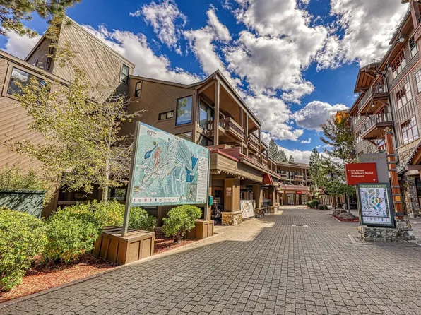 2000 N Village Dr APT 212, Truckee, CA 96161