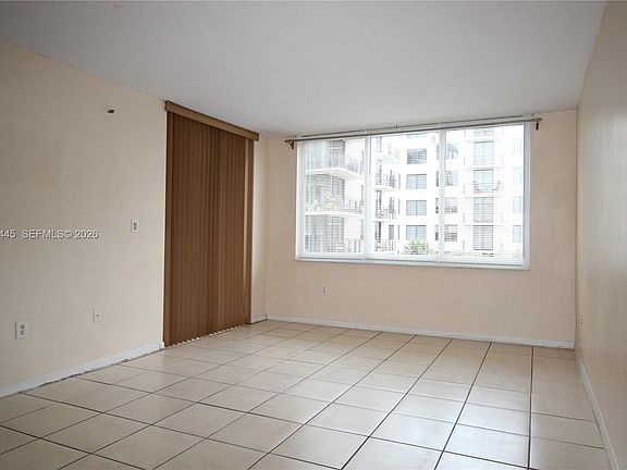 2nd image of 17890 W Dixie Hwy APT 519