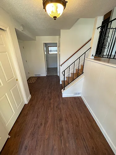 2904 Greenway Dr Photo 1