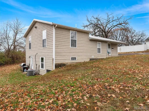 315 W Oak St, Saint Clair, MO 63077