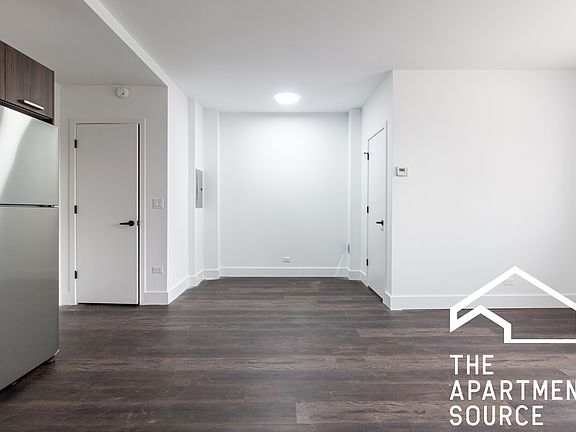 5th image of 1551 W Hollywood Ave #302