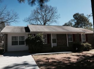 20 Carnation Cir, Spring Lake, NC 28390