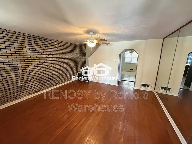 1614 S Ellamont St — Photo 2