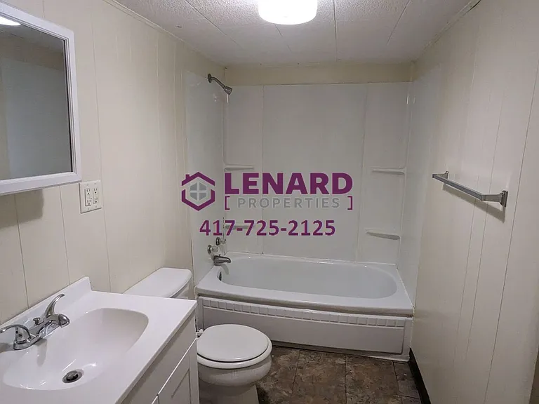 446 N Claud Ave — Photo 12