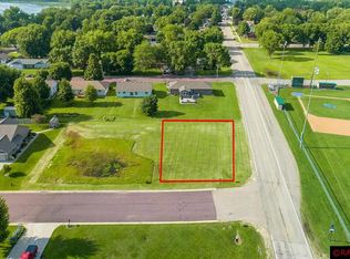 17 Marples Ave, Minnesota Lake, MN 56068