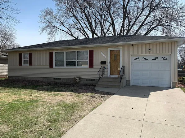 1443 Lincoln Ave S, Owatonna, MN 55060