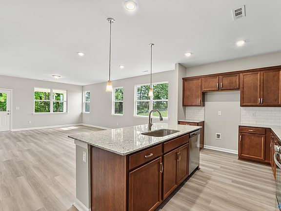 3rd image of 36 Aurora Cir