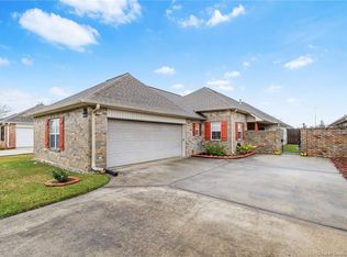 199 Pecanwood Dr, Lake Charles, LA 70605