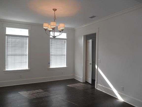 3rd image of 165 Harrington Ln