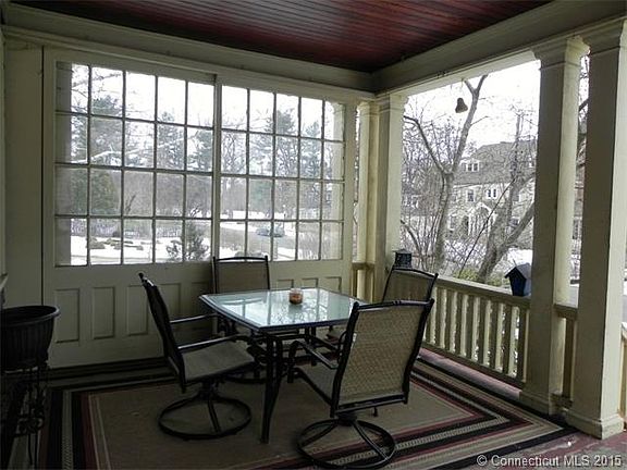 Perfect spot to catch up wi...