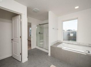 11860 SE Pleasant Valley Pkwy, Happy Valley, OR 97086