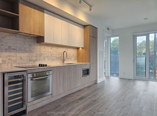 2020 Bathurst St #332, Toronto, ON M5P 2B9