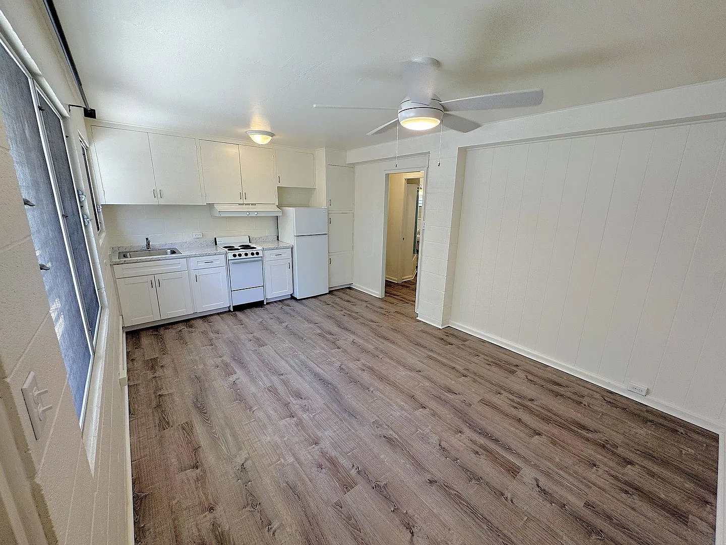 1-6 2307 Fern St — Photo 3