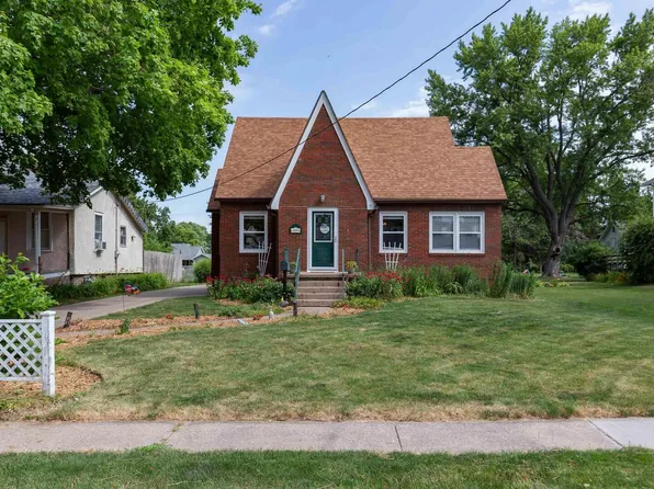 405 E Park St, Geneseo, IL 61254
