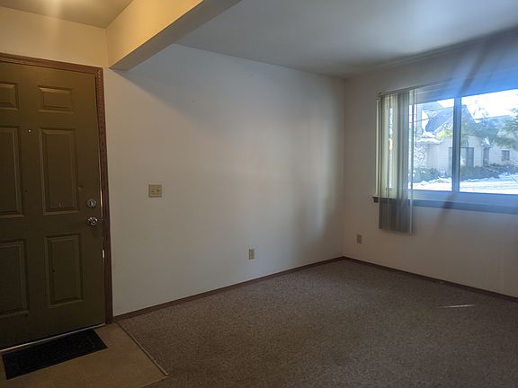 5th image of 1613 Lyndhurst Dr APT B