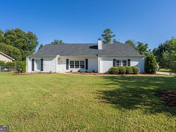 5th image of 107 Ridge Cir N