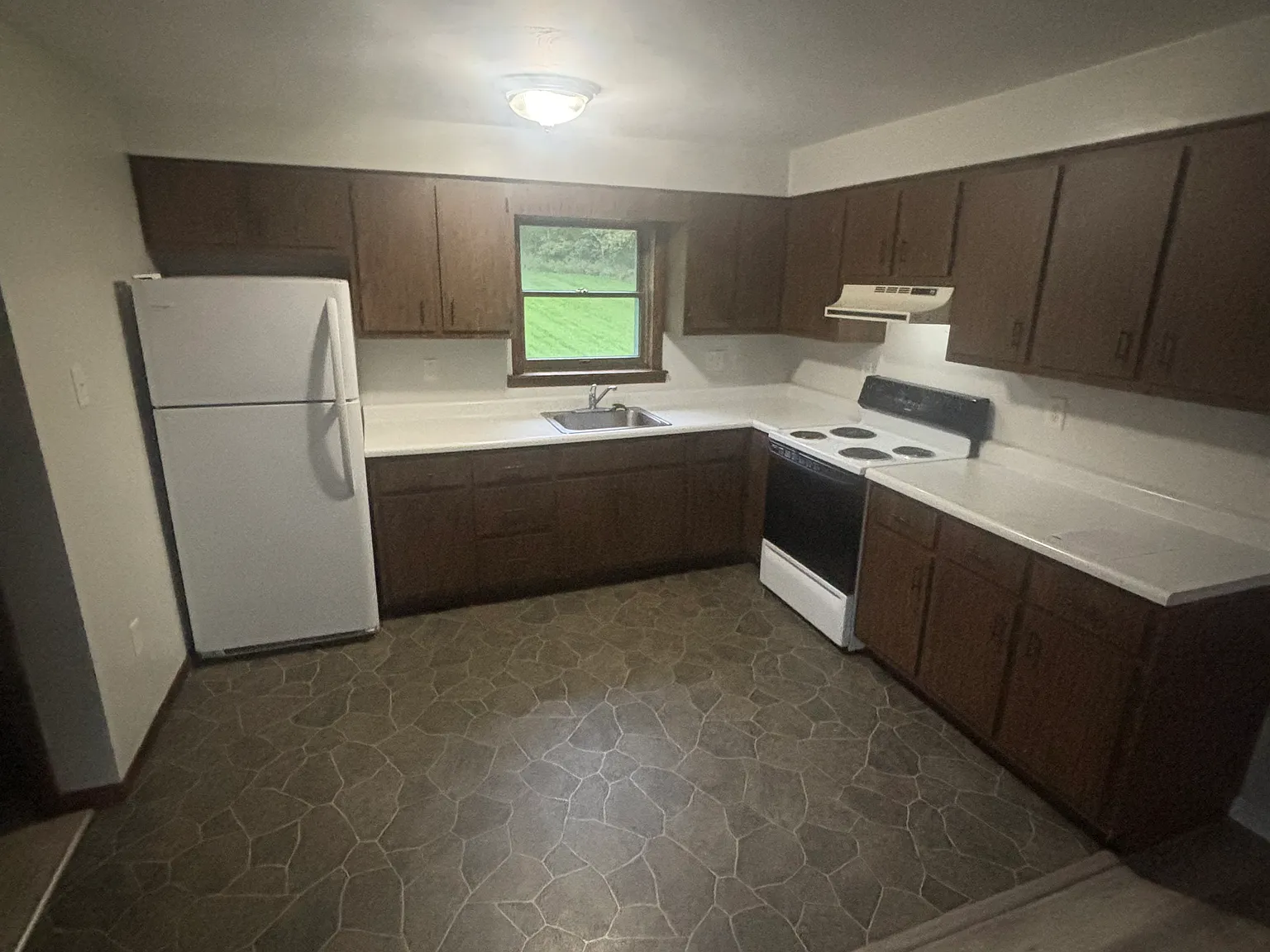 1 bed, $850 — Photo 1