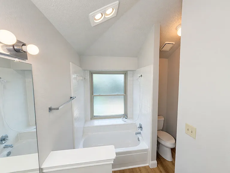 720 Crescent Dr — Photo 12