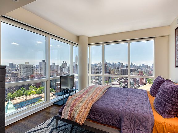 5th image of 2628 Broadway APT 24B