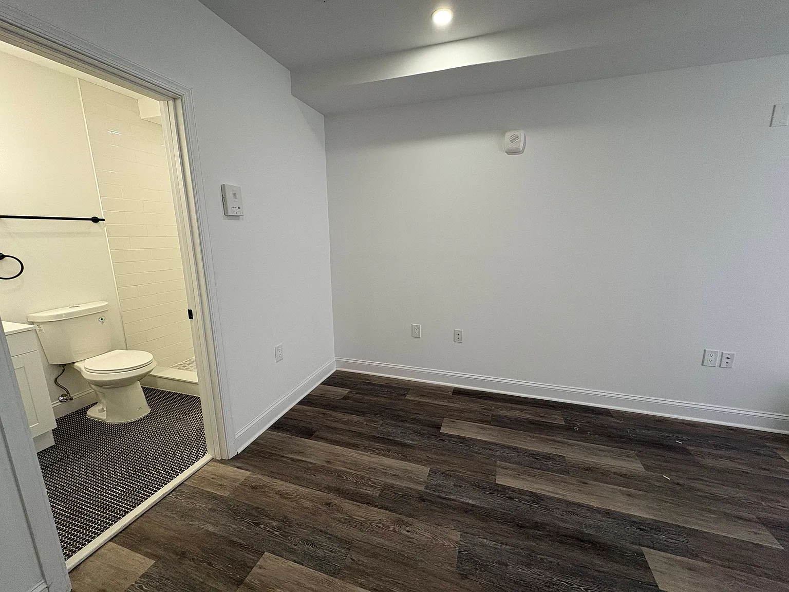 Studio, 500 sqft, $1,945 — Photo 3