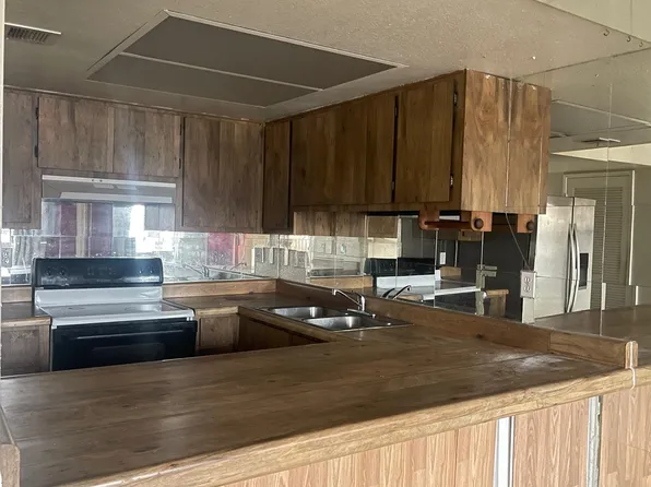 3810 N Maryvale Pkwy, Phoenix, AZ