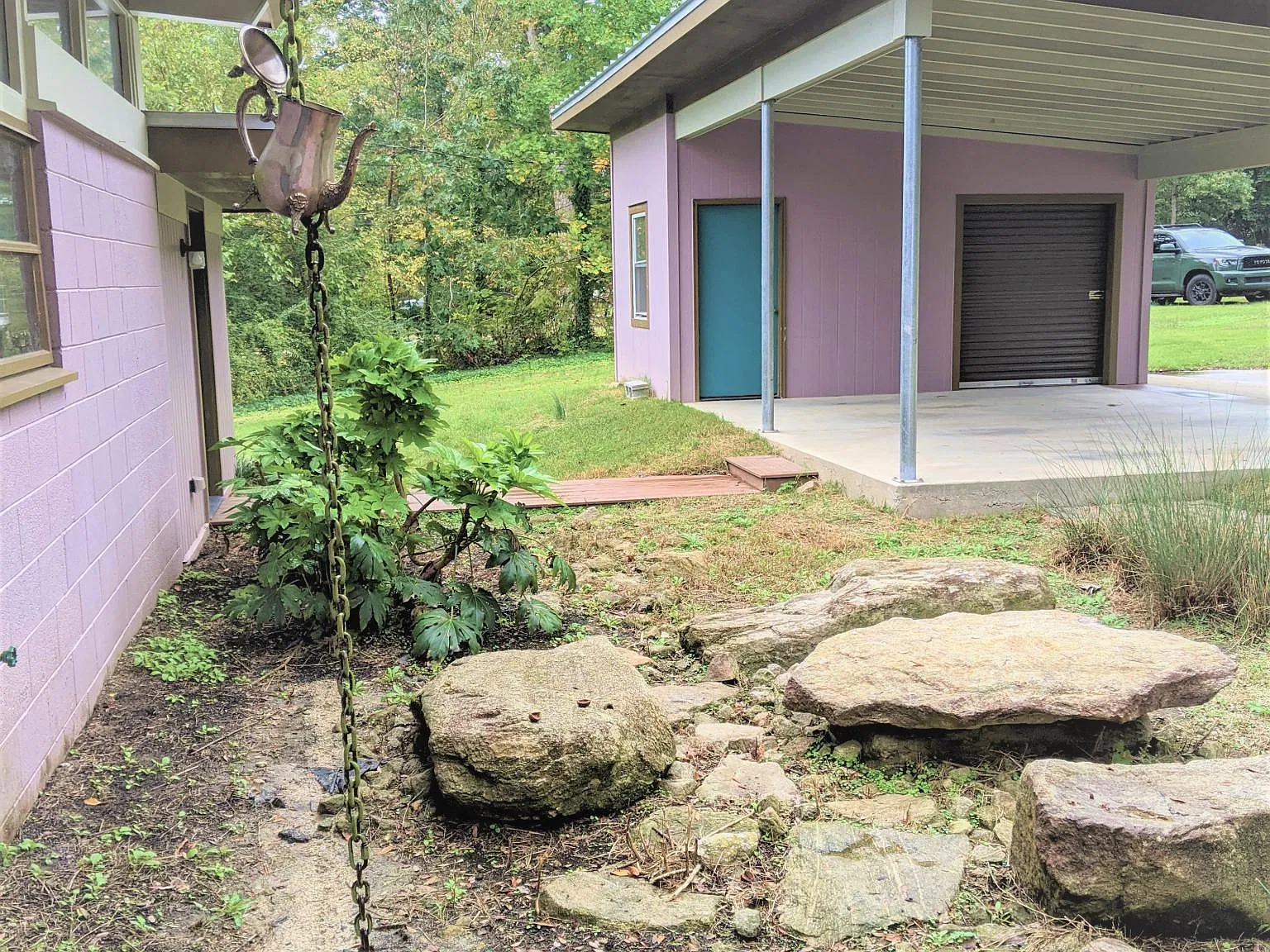 5 bed, 3.5 bath, 2700 sqft, $2,950 — Photo 2