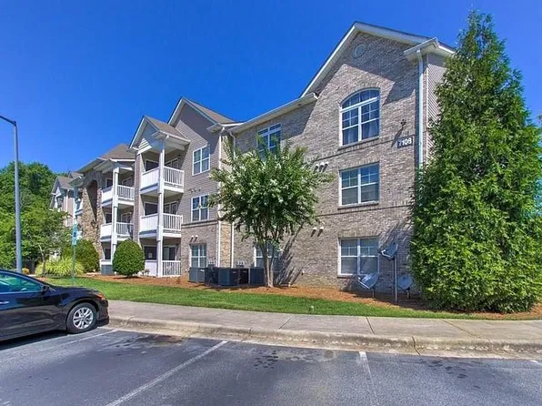 7108 W Friendly Ave Unit 210, Greensboro, NC 27410